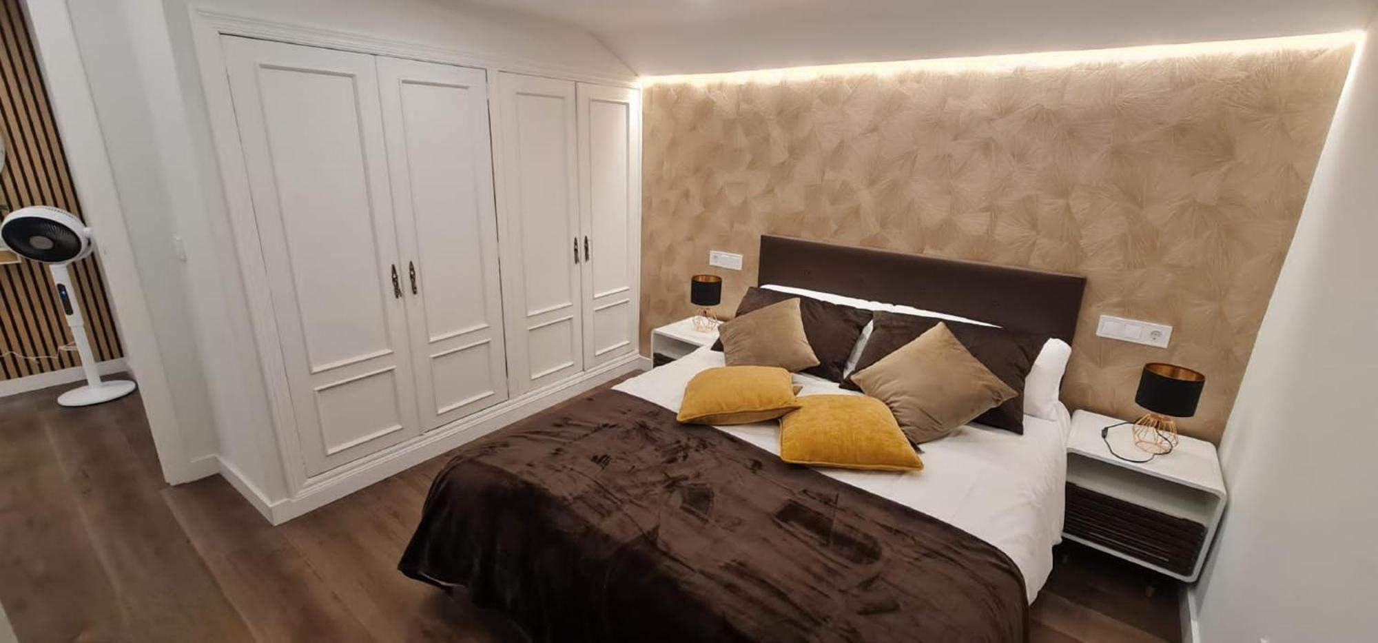 Atico De Diseno En El Centro Appartement Oviedo Buitenkant foto